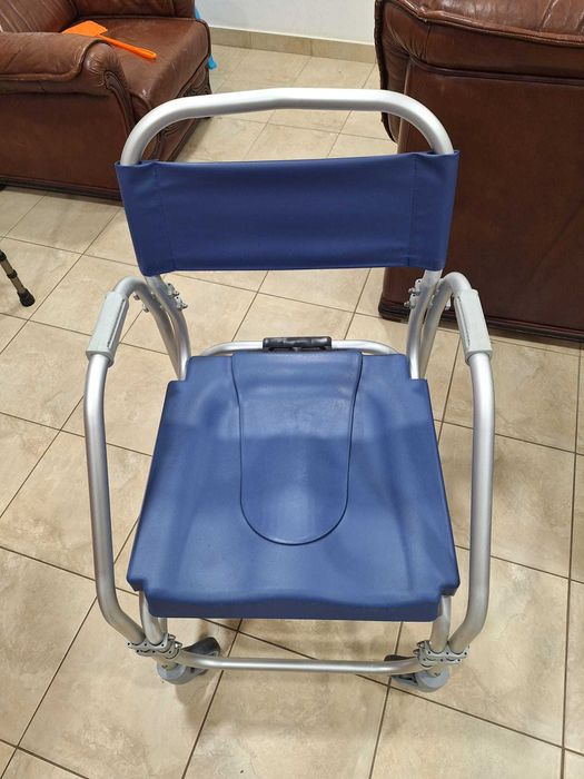 Cadeira de rodas de banho