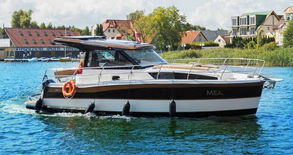 Jacht Nautic 900 łódź motorowa laminaty, skorupa, kadłub