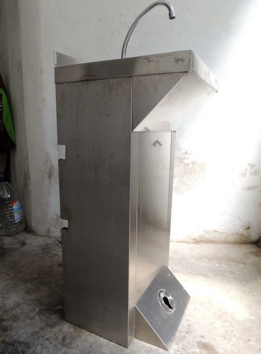 Lavatório / Lava-mãos Industrial Inox de Pé com Pedal