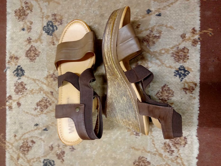 Sprzedam 10 par butów damskich