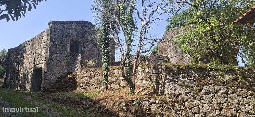 Terreno c/ Sequeira p/ Restauro  - Bouro Santa Marta