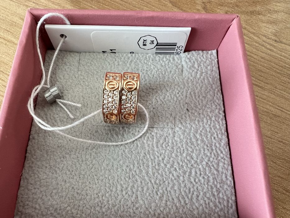 Золоті сережки Cartier Love!