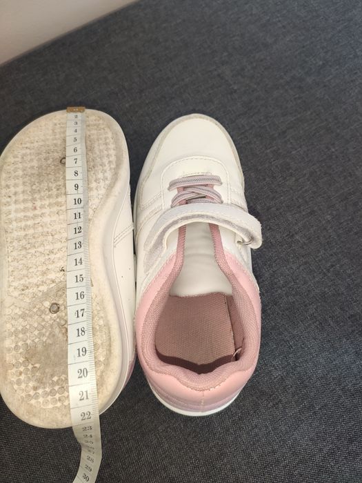 Buty sneakersy, idelane na jesienne dni.