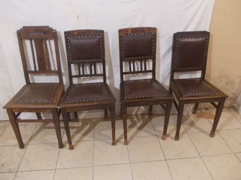 Przedwojenne dębowe krzesła po odnowieniu skóra naturalna