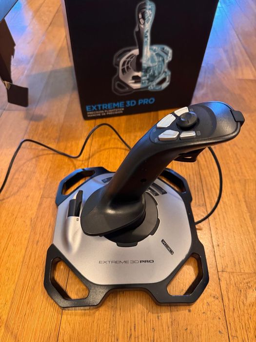 Joystick LOGITECH Extreme 3D Pro | Pouco uso. Como novo