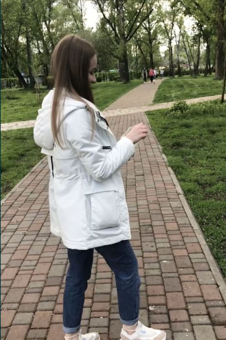 Продам жіночу парку