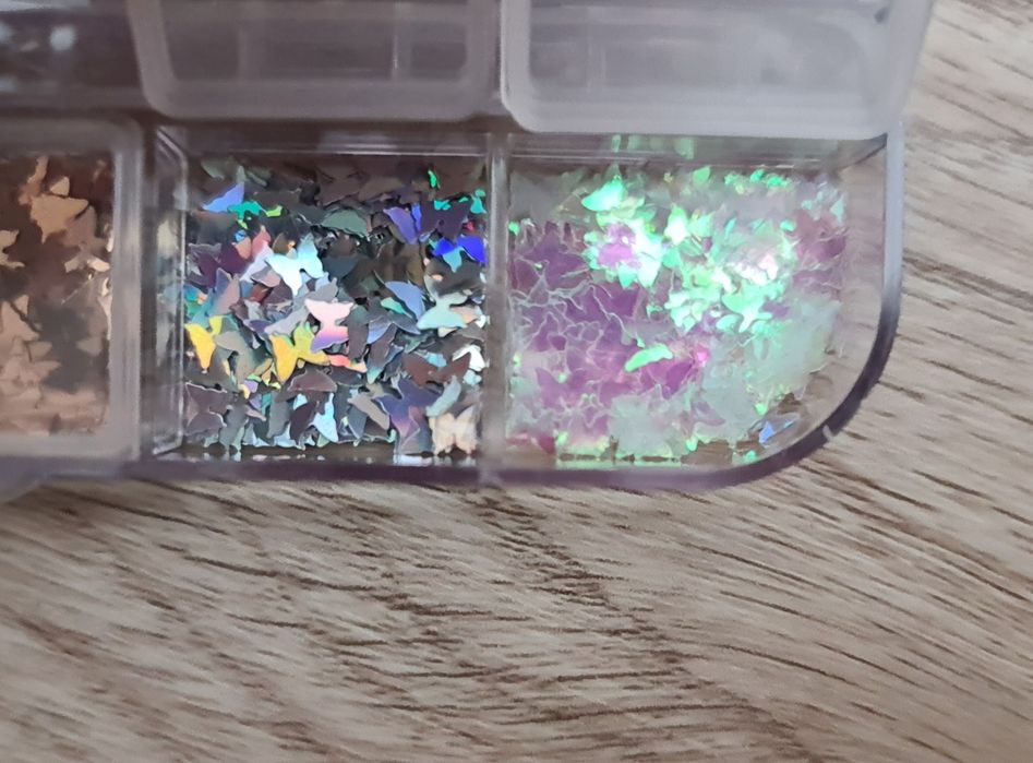 Caixa com borboletas - unhas de gel