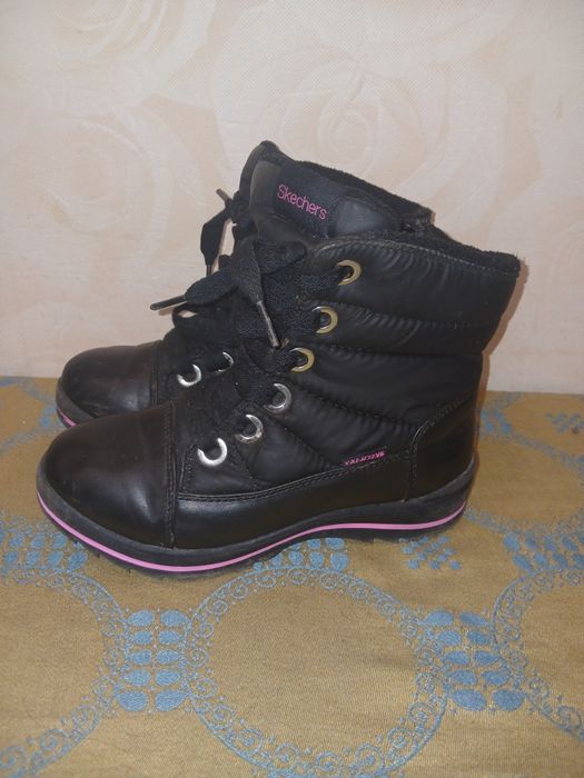 Sketchers дутики