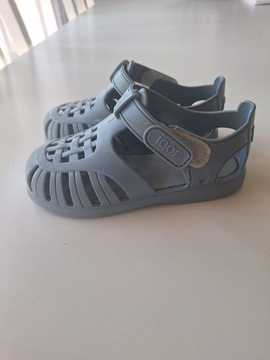 Sandálias igor. .