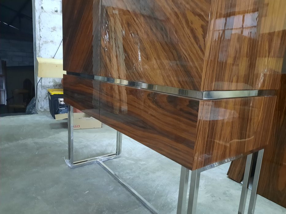 Movel Bar Pau Ferro Alto Brilho e Inox Polido