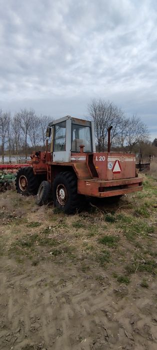 Ładowarka L 20 do naprawy..