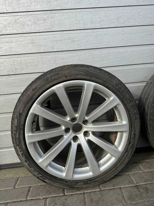 Шини, диски, колеса 255/40ZR19 5N0601025K ET33 9JX19H2