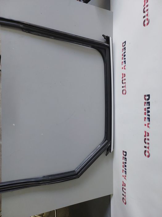 Молдинг ущільнювач дверей Audi Q5 80A 2019 Розборка Ауді ку5 кю5 кью5