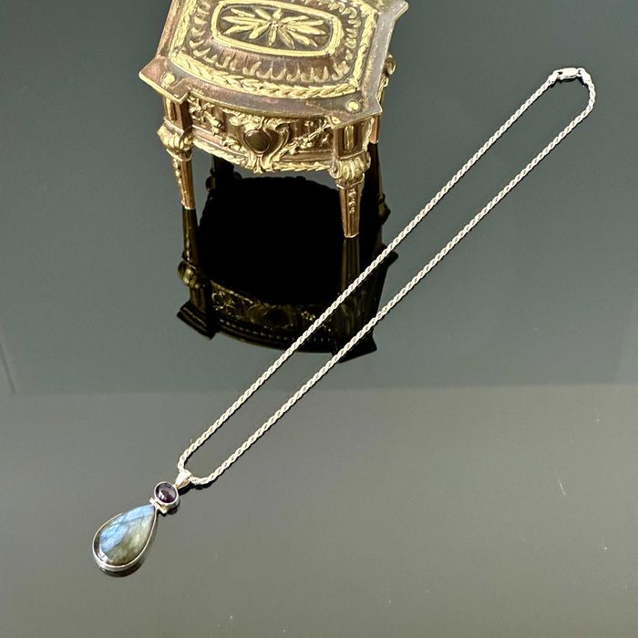 Srebrny naszyjnik z Labradorytem "Świątynia Gwiazd" i kwarcem