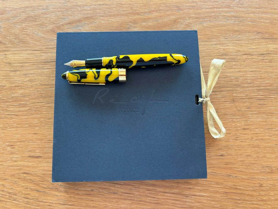 Caneta Récife Marmoreada Amarela