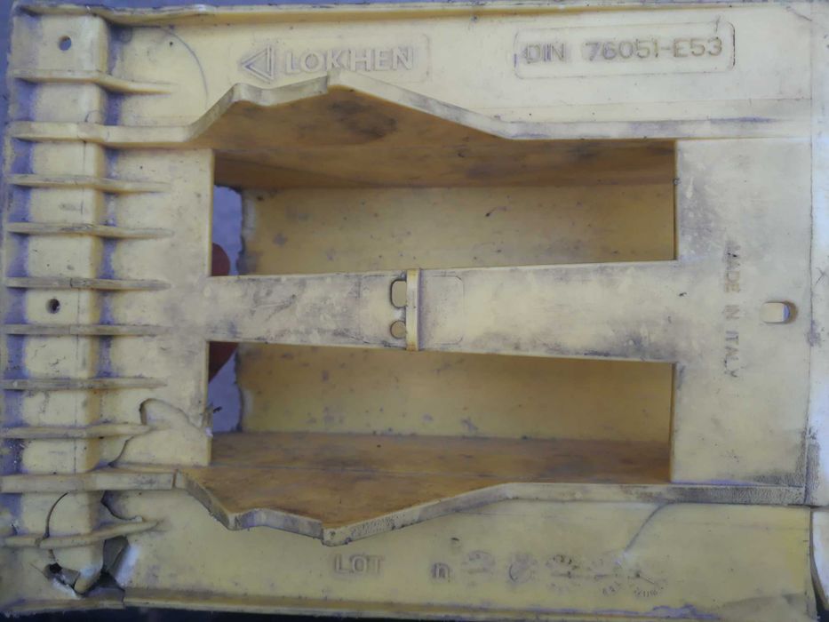 Черевик-упор противідкатний пластиковий