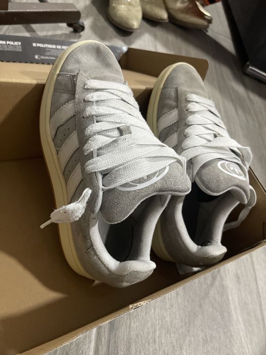 Sapatos da adidas campus