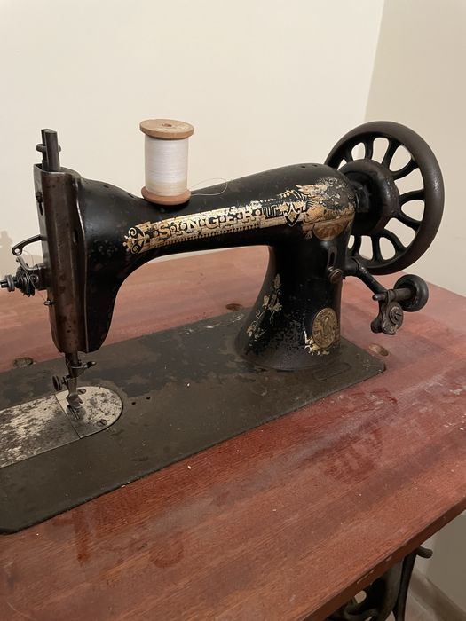 Швейна машина Singer