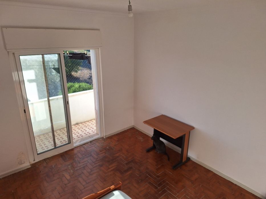 Quarto individual pra arrendar em casa partilhada  em Santa iria de azoia.
