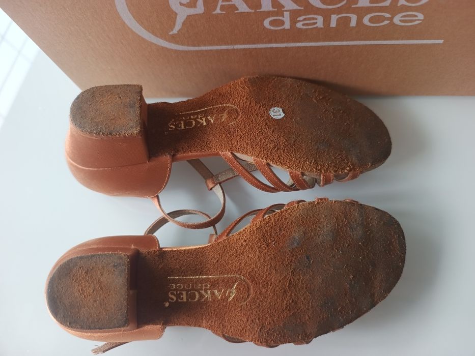 Buty do tańca r. 31 akces dance