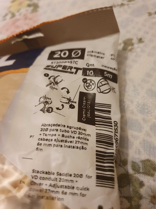 abraçadeiras super-t com tampa e bucha para vd20 bege JSL