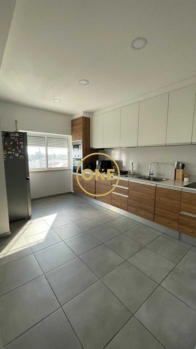 Excelente apartamento T2 no centro de Salvaterra de Magos!