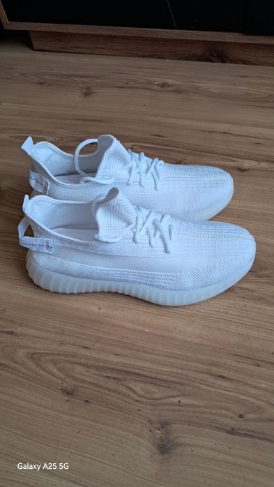 Buty Yeezy 350 v2 Bone