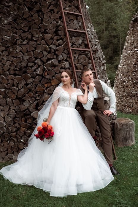 Весільна сукня /пишна /ґорсетна/ колір айворі