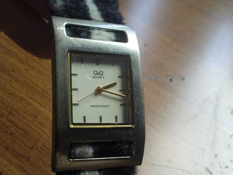 Наручные часы "QэндQ", кварцевые, Япония, б/у