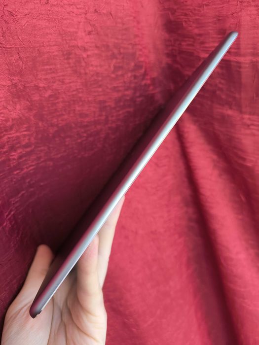 Apple iPad 9.7" Air 2 покоління LTE на 64 ГБ