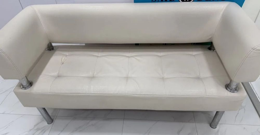 Диван в зону очікування бу