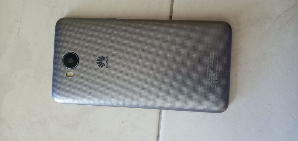 Huawei  Y6  2017.