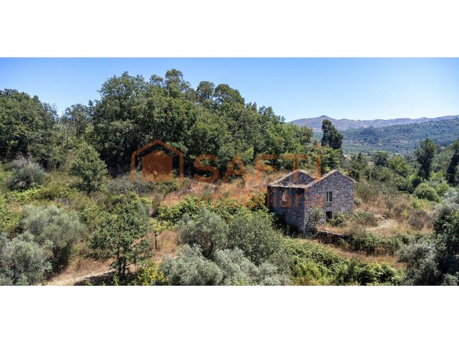 Casa de Campo T6 em Gouveia