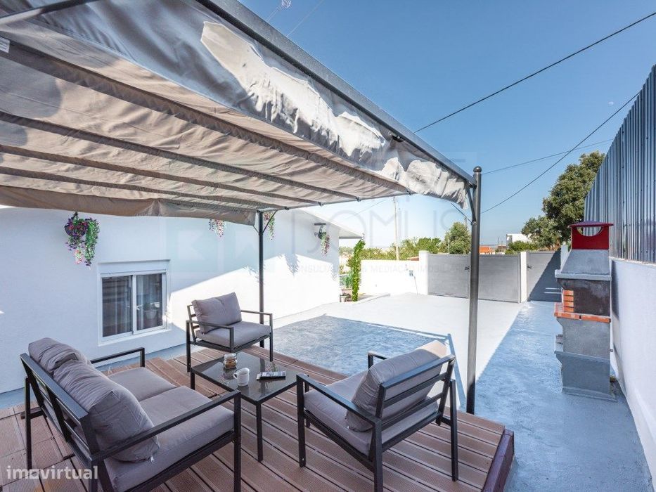 Moradia Térrea T2 com Vista Rio em Alhandra