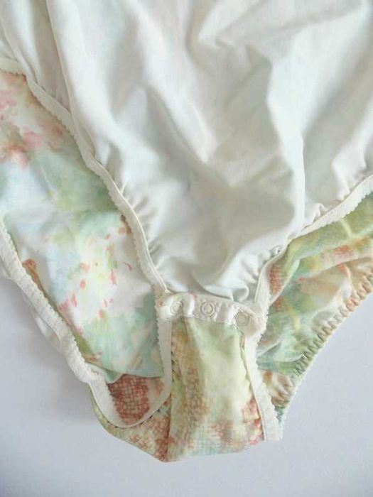 Viabella bardzo ładne body damskie z modelującym staniczkiem 75B