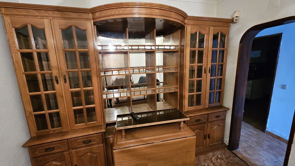 Vendo móvel + mesa em madeira