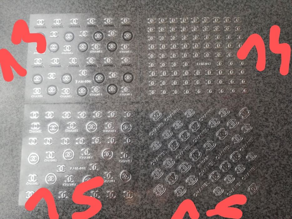 Naklejki samoprzylepne na paznokcie logowane