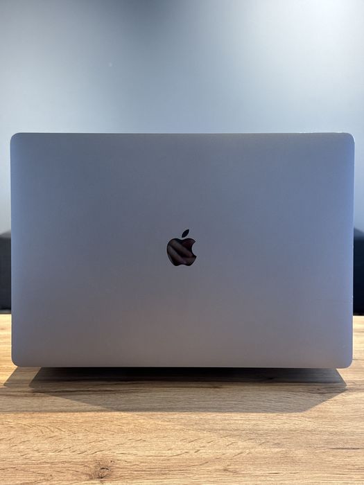 MacBook pro 16 2019 i9 2.4ghz 64/1tb pro 5500 !! Гарантія від Магазину