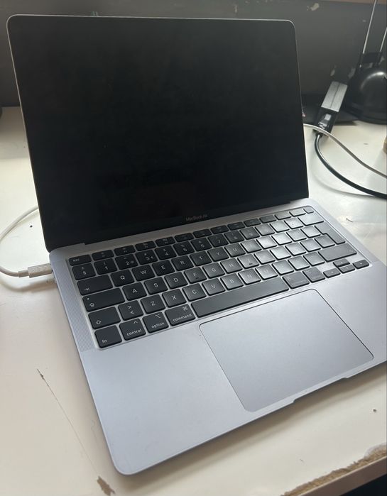 MacBook Air 13’’ Retina (2020) - Intel i3 / Em ótimo estado