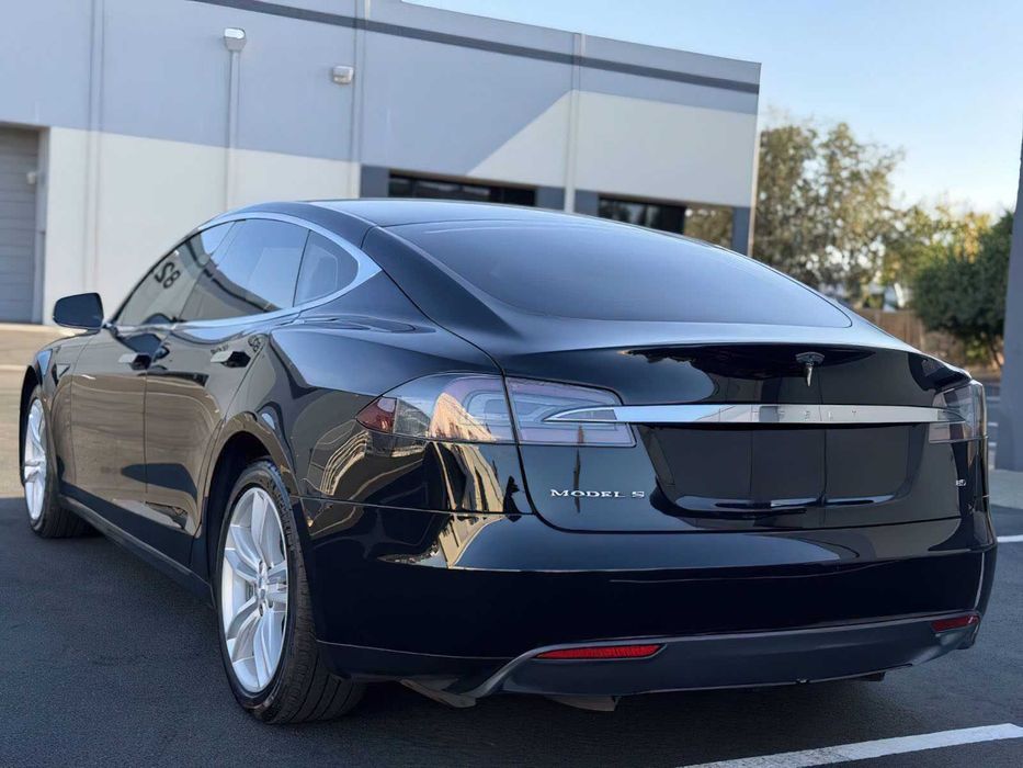 Tesla Model S      2013
