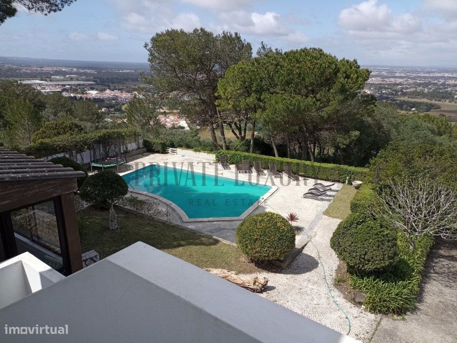 Moradia T7 com vista mar e piscina na Serra da Arrábida