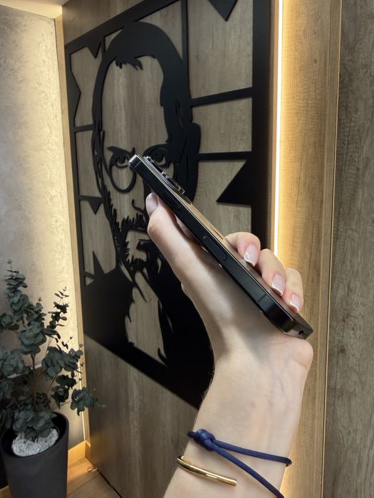 Used IPHONE 16Pro 256 Black Titanium Neverlock Костюшка,5