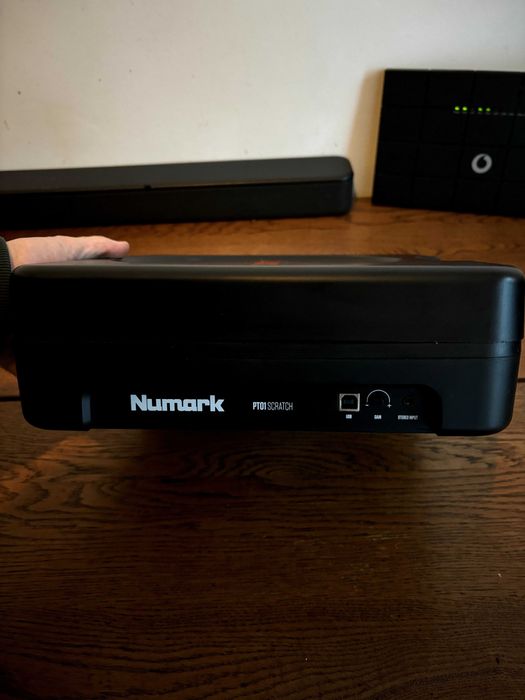 Gira-discos portátil Numark