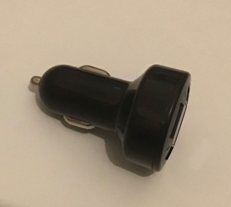 Carregador de isqueiro com 4 entradas