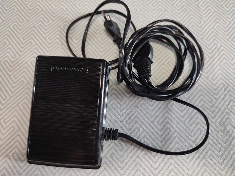 Швейна машинка Janome