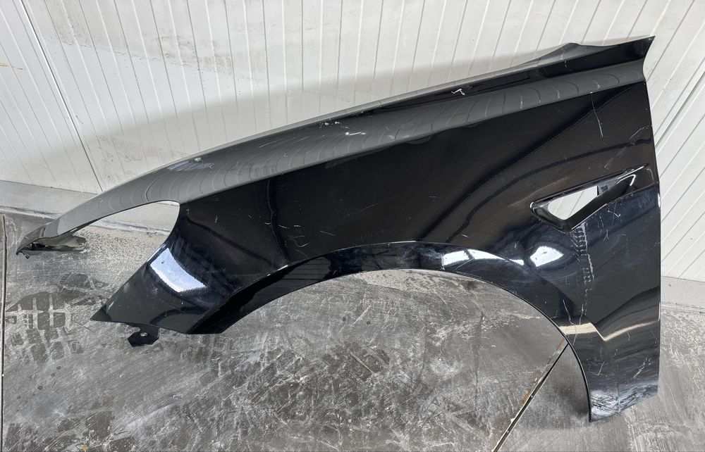 Tesla Model 3 крило ліве