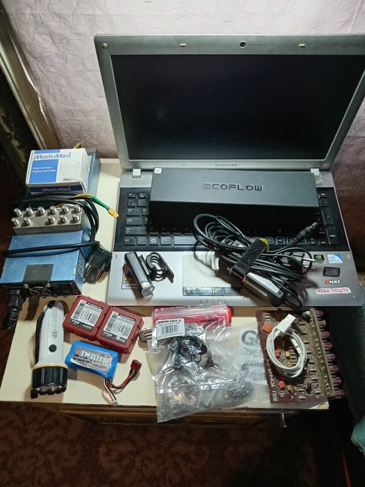 Лот електроніки .