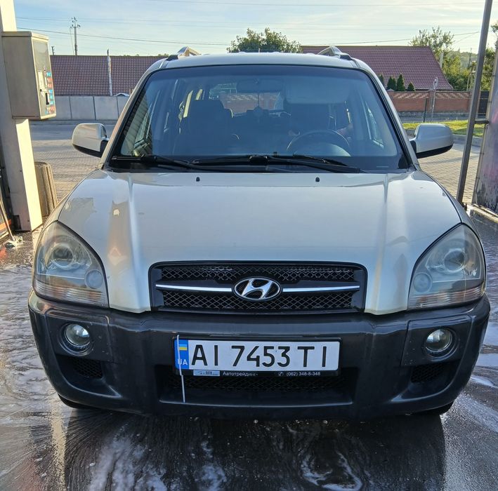 Продам Хондай Туксон в нормальному стані.