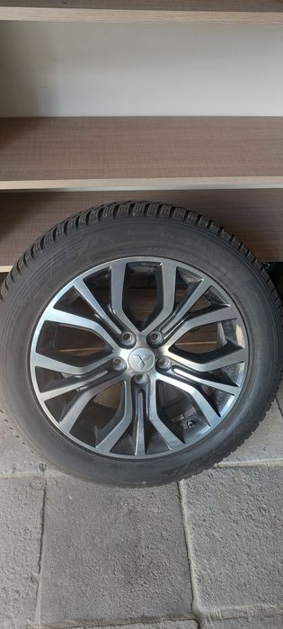 Alufelgi Mitsubishi Outlander z oponami zimowymi Hankook 225/55/18
