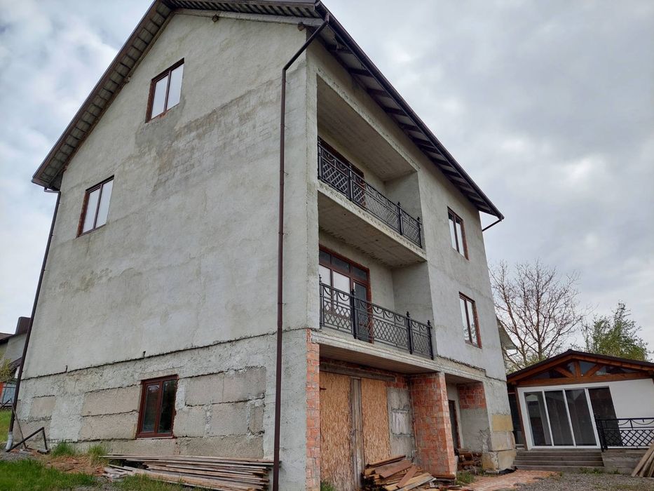 Продаж 5-кім. будинку 270 м.кв.